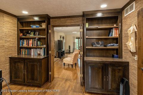 4475 Comanche Dr, Okemos, MI 48864 photo 5