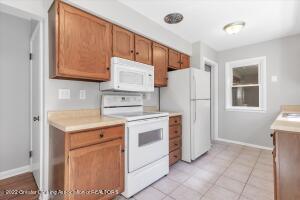 1407 Franklin St, Haslett, MI 48840 photo 6