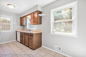 1407 Franklin St, Haslett, MI 48840 photo 7