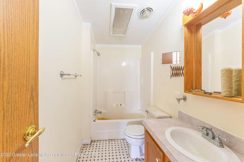 2692 Pine Tree Rd, Holt, MI 48842 photo 18