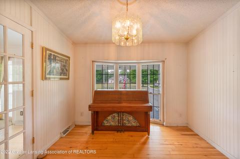 2692 Pine Tree Rd, Holt, MI 48842 photo 7