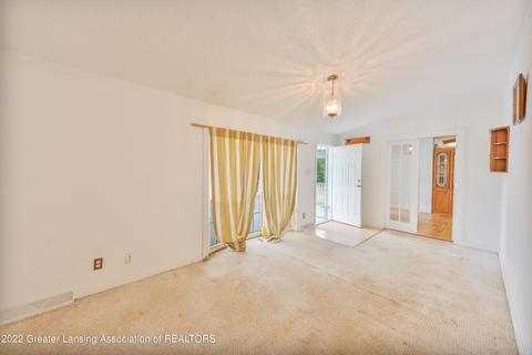 2692 Pine Tree Rd, Holt, MI 48842 photo 4
