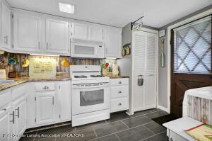 5925 Potter St, Haslett, MI 48840 photo 10