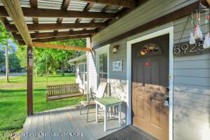 5925 Potter St, Haslett, MI 48840 photo 2