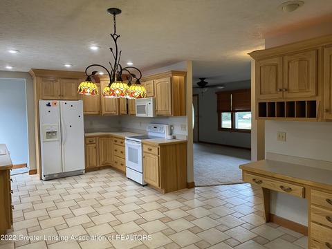 9136 Coleman Rd, Haslett, MI 48840 photo 7