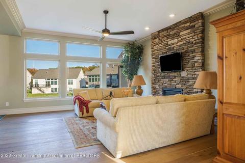 16937 Willowbrook Dr, Haslett, MI 48840 photo 4