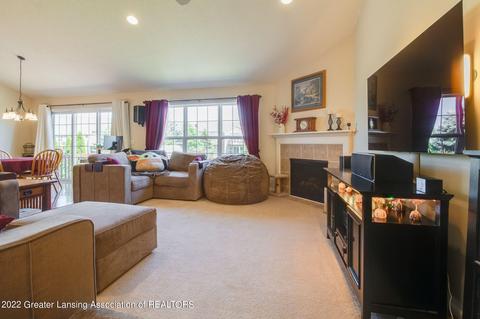1225 Lobelia Ln, Dewitt, MI 48820 photo 2