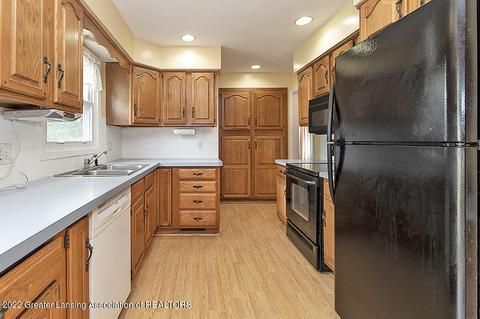 4520 W Michigan Ave, Lansing, MI 48917 photo 8