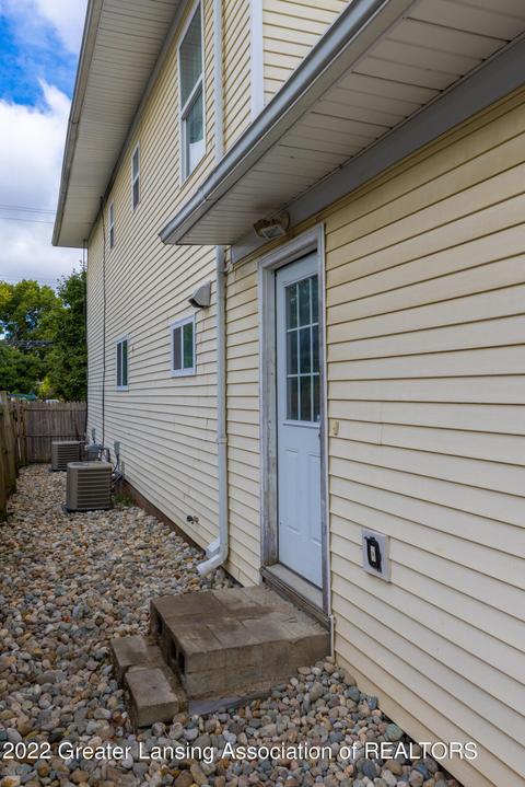 800 Eureka St, Lansing, MI 48912 photo 6