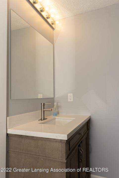 800 Eureka St, Lansing, MI 48912 photo 28