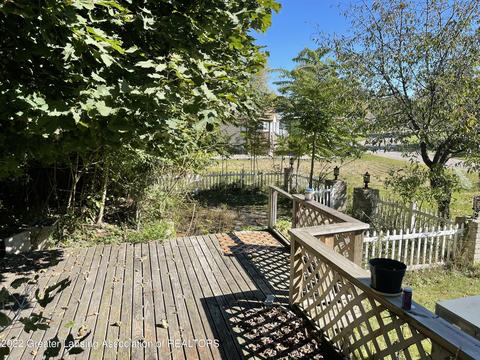 2433 E Cavanaugh Rd, Lansing, MI 48910 photo 14