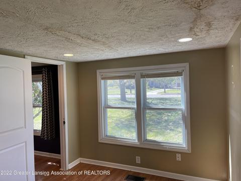 2433 E Cavanaugh Rd, Lansing, MI 48910 photo 6