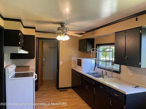 2433 E Cavanaugh Rd, Lansing, MI 48910 photo 11