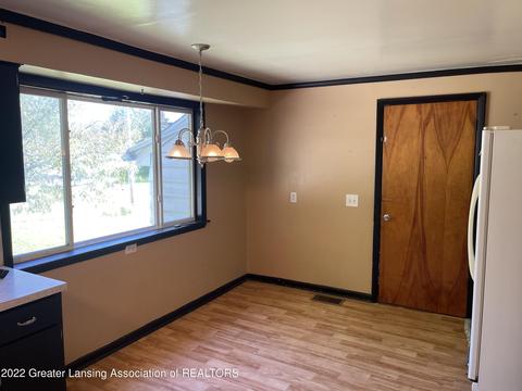 2433 E Cavanaugh Rd, Lansing, MI 48910 photo 12
