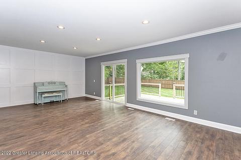 1083 Woodside Dr, Haslett, MI 48840 photo 5