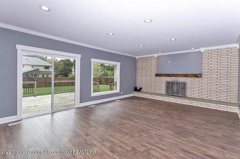 1083 Woodside Dr, Haslett, MI 48840 photo 3