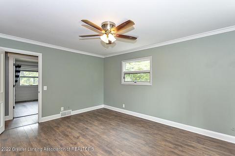 1083 Woodside Dr, Haslett, MI 48840 photo 13