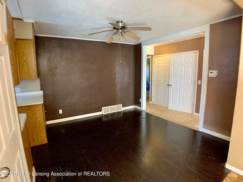 321 E Rouse St, Lansing, MI 48910 photo 4