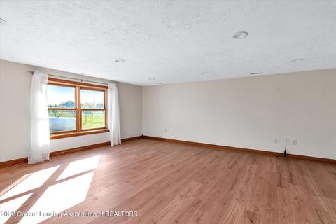 1894 E Colony Rd, Saint Johns, MI 48879 photo 5