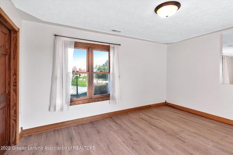 1894 E Colony Rd, Saint Johns, MI 48879 photo 9