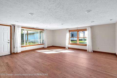 1894 E Colony Rd, Saint Johns, MI 48879 photo 4