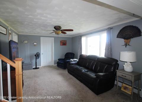 352 N Maple St, Fowler, MI 48835 photo 9