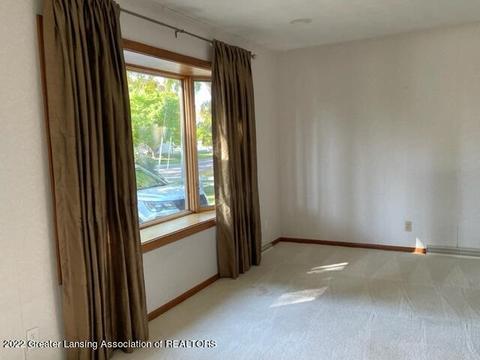 705 E Mcconnell St, Saint Johns, MI 48879 photo 4