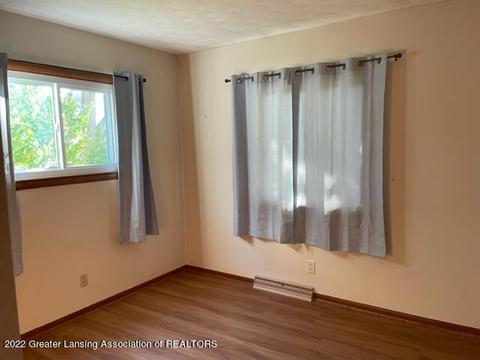705 E Mcconnell St, Saint Johns, MI 48879 photo 17