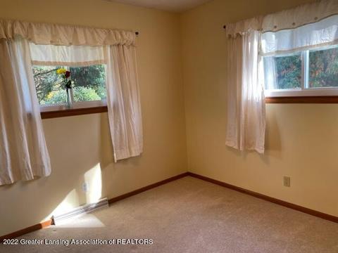 705 E Mcconnell St, Saint Johns, MI 48879 photo 15