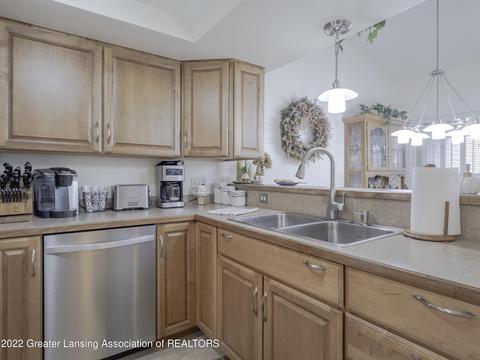 7407 Chellmar Dr, Lansing, MI 48917 photo 8