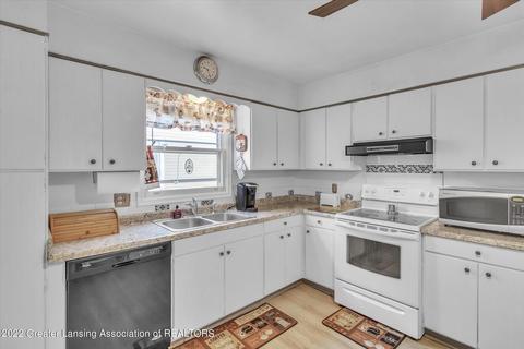 523 E Cavanaugh Rd, Lansing, MI 48910 photo 3