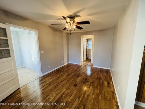 237 E Thomas St, Lansing, MI 48906 photo 6
