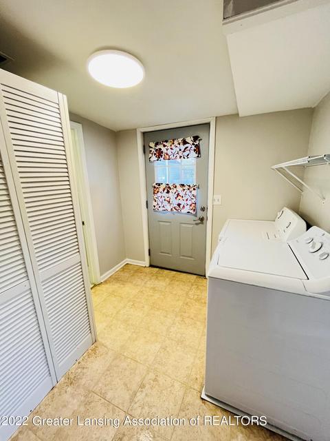 237 E Thomas St, Lansing, MI 48906 photo 22