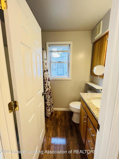 237 E Thomas St, Lansing, MI 48906 photo 18