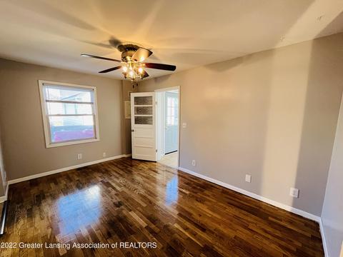 237 E Thomas St, Lansing, MI 48906 photo 4