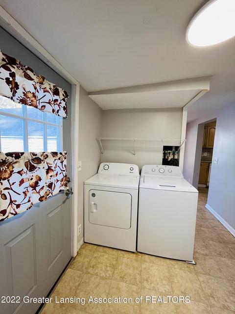 237 E Thomas St, Lansing, MI 48906 photo 23