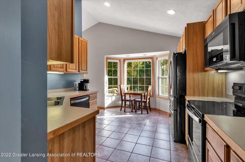 13305 Corriedale Ln, Bath, MI 48808 photo 5