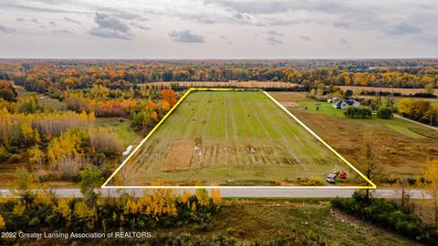 8220 E River Rd, Mount Pleasant, MI 48858