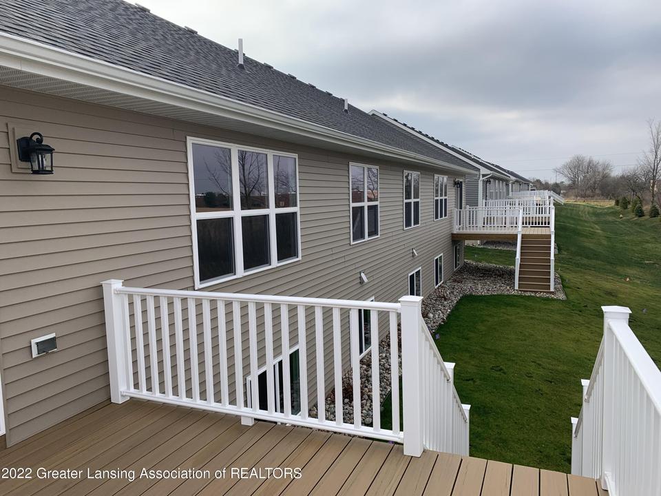  1377 Superior Dr #10, Saint Johns, MI 48879 photo 4