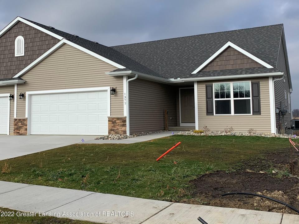  1377 Superior Dr #10, Saint Johns, MI 48879 photo 1