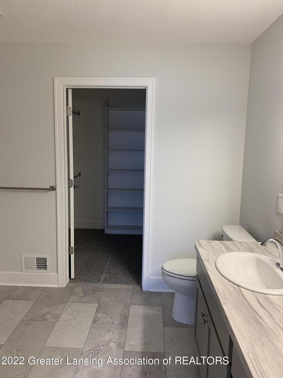  1377 Superior Dr #10, Saint Johns, MI 48879 photo 7
