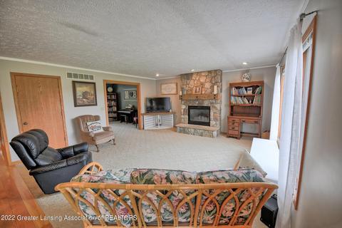 11205 S Bauer Rd, Eagle, MI 48822 photo 3