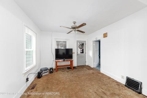 106 E Sheridan Rd, Lansing, MI 48906 photo 2