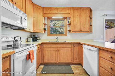 408 Riverview Dr, Dewitt, MI 48820 photo 12