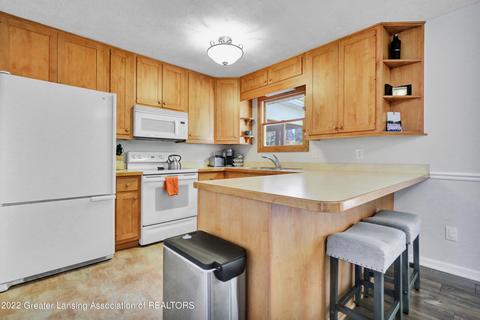 408 Riverview Dr, Dewitt, MI 48820 photo 11