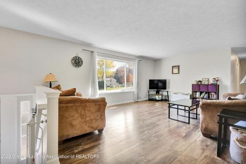 408 Riverview Dr, Dewitt, MI 48820 photo 6