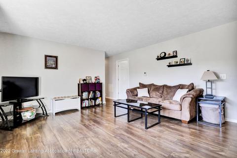 408 Riverview Dr, Dewitt, MI 48820 photo 8