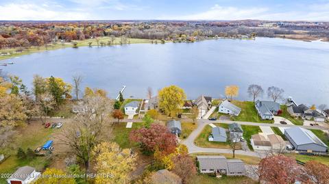 118 Lakeside Dr, Jackson, MI 49203 photo 9
