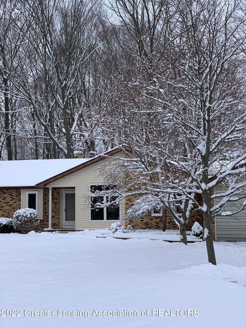 880 Stillman Rd, Mason, MI 48854 photo 5