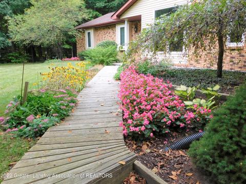 880 Stillman Rd, Mason, MI 48854 photo 10